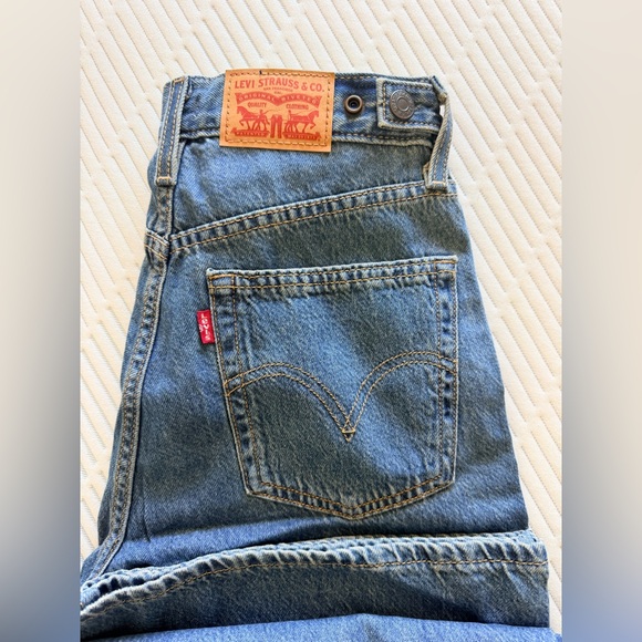 Levi's Women's Blue Wide Leg Jeans - Picture 2 of 5